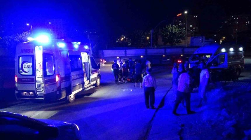 Malatya&rsquo;da otomobil motosiklete &ccedil;arptı: 2 kardeş yaralandı