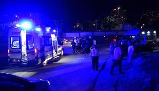 Malatya'da otomobil motosiklete &ccedil;arptı: 2 kardeş yaralandı