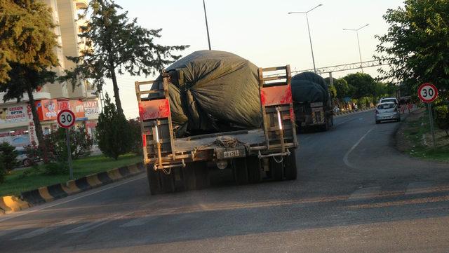 Kilis'ten 10 araçlık askeri konvoy Suriye'ye geçti