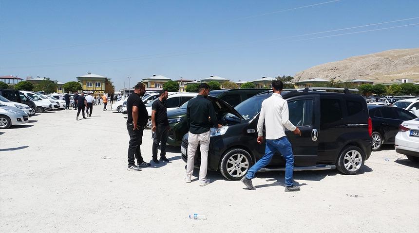 700 bin TL'lik ara&ccedil;lar reva&ccedil;ta: Piyasada altın etkisi var