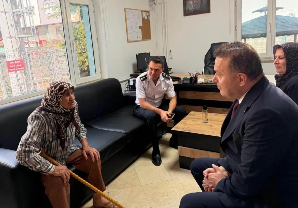 Yıllarca simit satarak aldıkları evlerini jandarmaya bağışladı 2