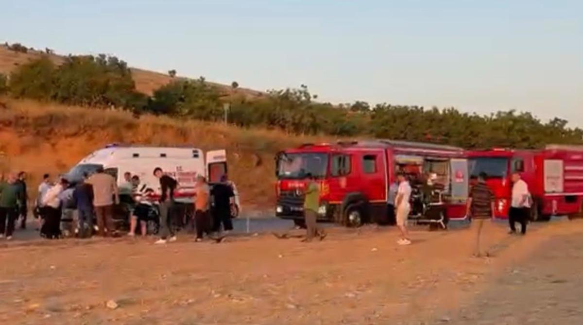 Kahreden kaza: 3 &ouml;l&uuml;, yaralı &ccedil;ocuklar var 2