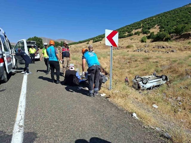 Bing&ouml;lde ara&ccedil; takla attı: 6 yaralı 1