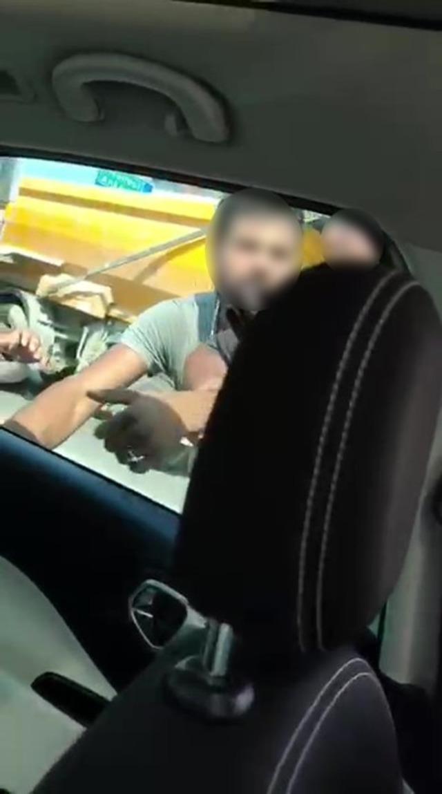 İzmit’te trafikte "sıkıştırma" kavgası 1