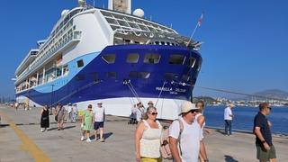 Marella Discovery isimli kruvaziyer 1813 yolcusuyla Bodrum'a geldi