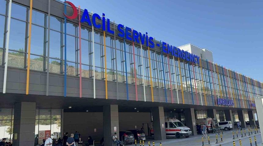 Demir &ccedil;elik fabrikasının fırın kontrol odasında patlama: 2 yaralı