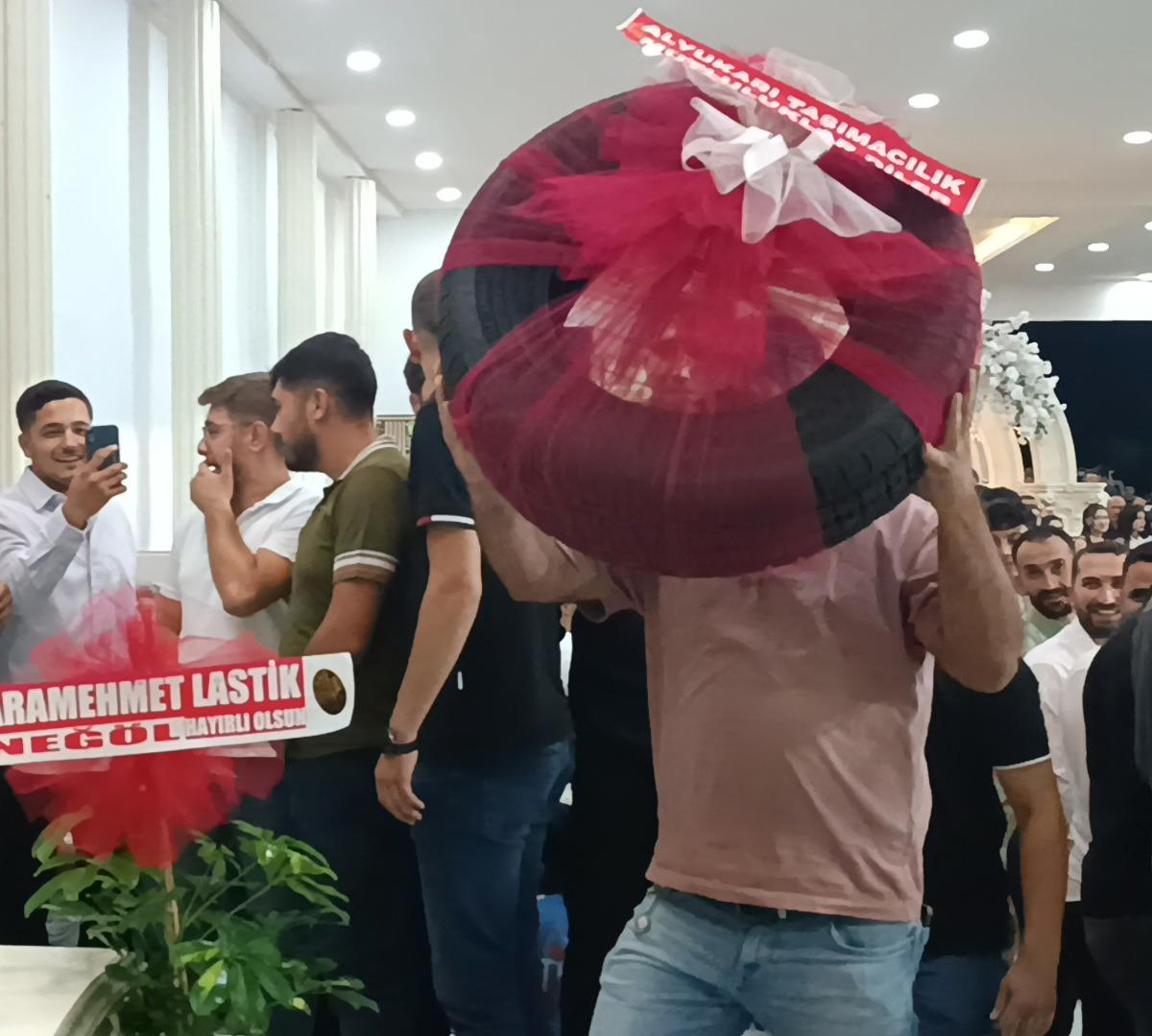 Altın bekliyorlardı, şaşırtan hediye: Çeyrek altından daha üstün 2