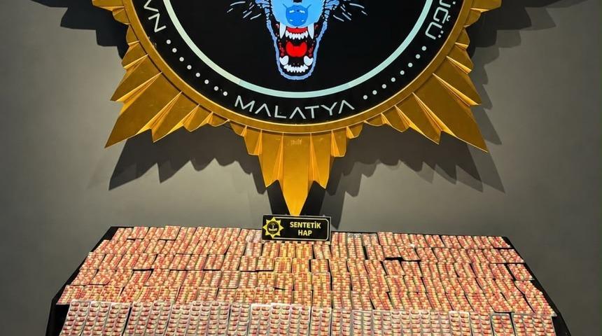 Malatya&rsquo;da sokak satıcılarına operasyon: 3 g&ouml;zaltı