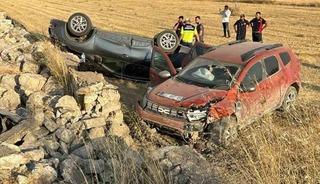 Afyonkarahisar&rsquo;da trafik kazası: 1 &ouml;l&uuml; 5 yaralı