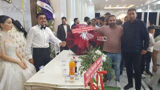 Gaziantep'teki düğünde gelin ve damada otomobil lastiği hediyesi