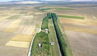 Kars'taki bu tren istasyonu g&ouml;renleri şaşırtıyor! İşte nedeni