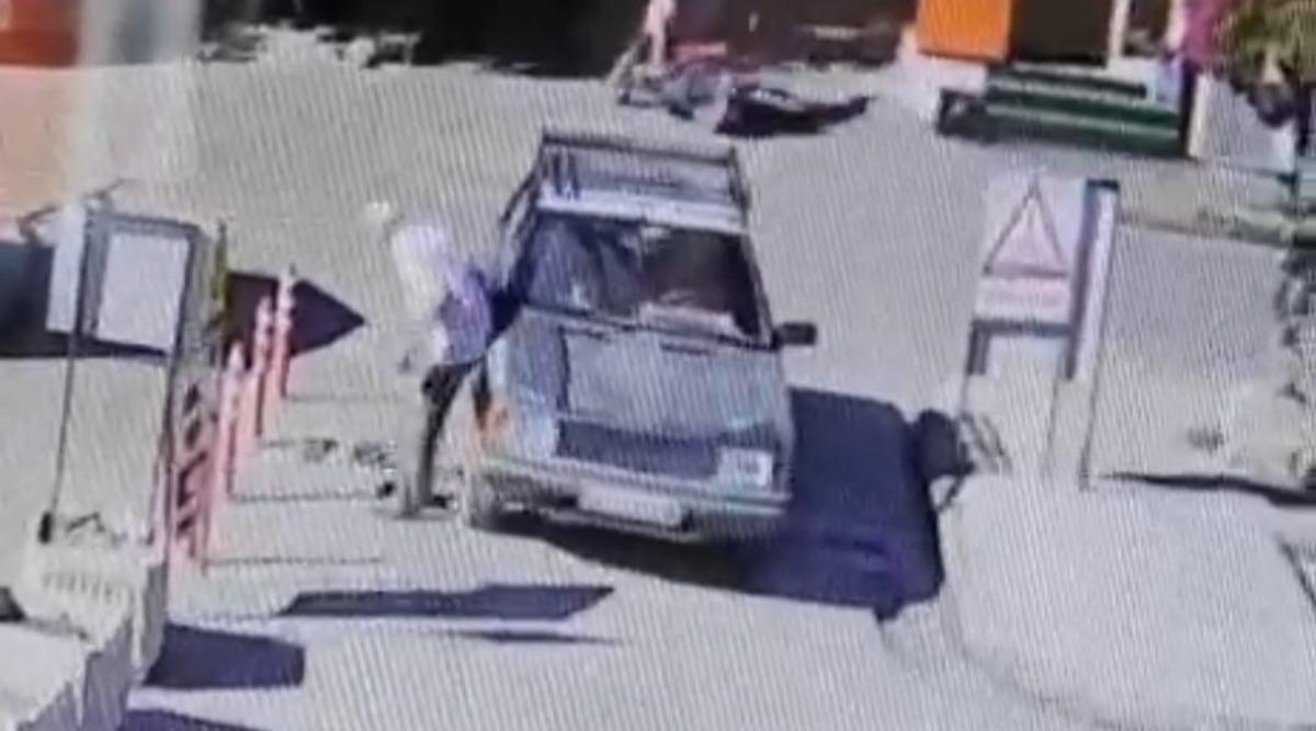 Yaşlı adama çarpıp kaçtı! Kırık ayakla dolmuşa binip eve gitti 1