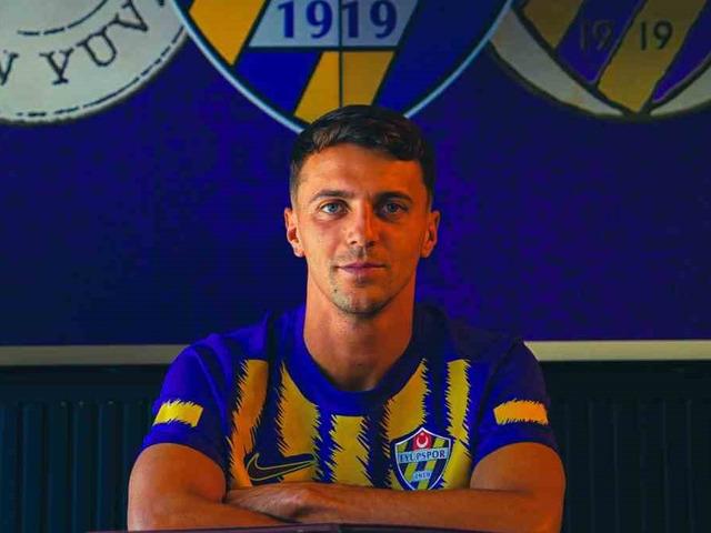 Ey&uuml;pspor, İtalyan oyuncu Simone Giordano&rsquo;yu kadrosuna kattı