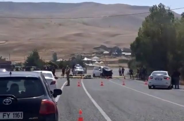 Muradiye&rsquo;de ara&ccedil;lar kafa kafaya &ccedil;arpıştı: 2 &ouml;l&uuml;, 9 yaralı 1