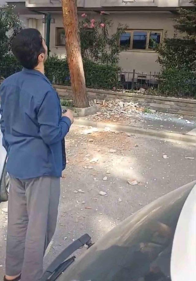&Ouml;ğretmenevi duvarından kopan beton par&ccedil;aları korkuttu 2