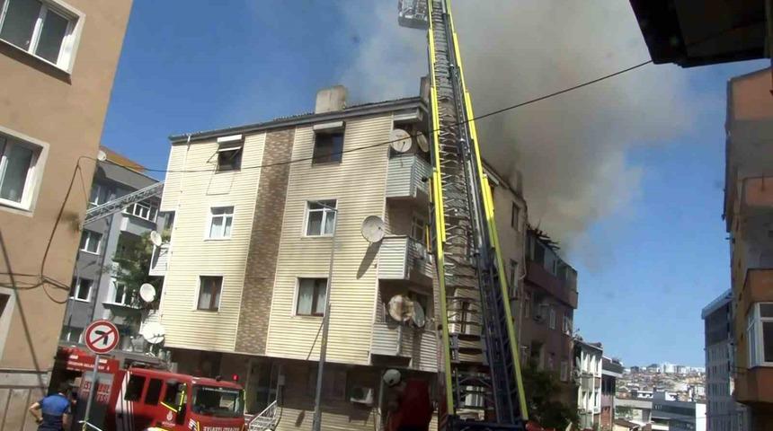 Gaziosmanpaşa&rsquo;da korkutan yangın