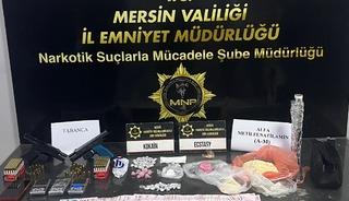 Mersin'de uyuşturucu ticareti yaptıkları iddiasıyla yakalanan 2 zanlı tutuklandı