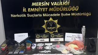 Mersin'de uyuşturucu ticareti yaptıkları iddiasıyla yakalanan 2 zanlı tutuklandı