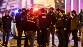 Diyarbakır'da komşular arasında &ccedil;ıkan kavgada bir kadın silahla yaralandı