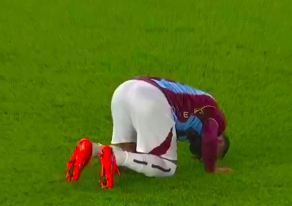 A&ccedil;ılışı yaptı, attığı gol olay oldu! Salah ın vuruşu tam 3 dakika incelendi 3