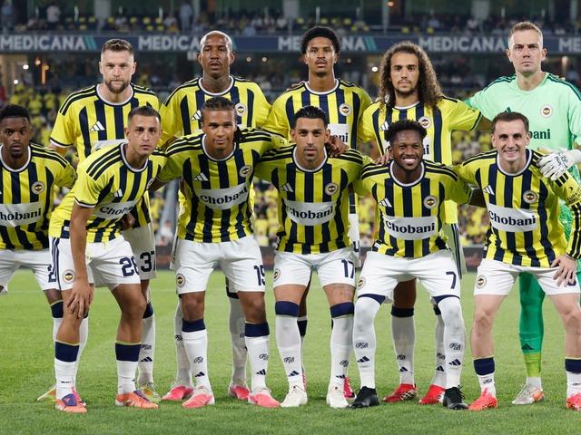 Fenerbah&ccedil;e'de ma&ccedil; sonu ayrılık! Yıldız isim i&ccedil;in anlaşmaya varıldı