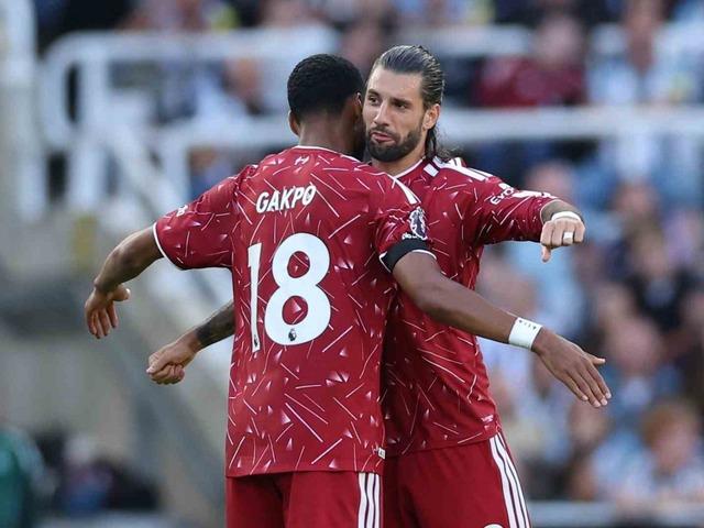 Liverpool 90+9&rsquo;da gol&uuml; buldu, sezona 1 puanla başladı