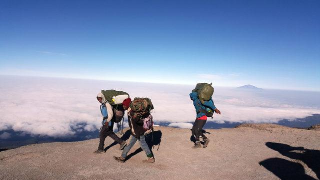Türk dağcılar, Afrika'nın en yüksek zirvesine tırmandı