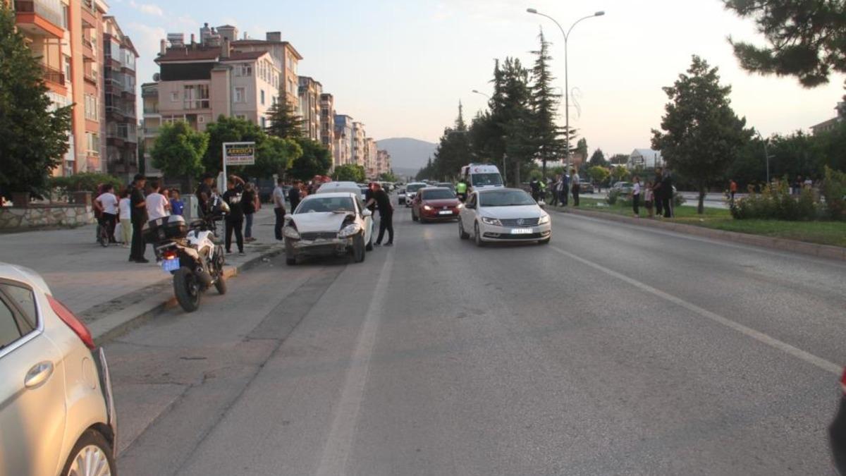 Konya’da zincirleme trafik kazası: 3 yaralı - Güncel Haberler