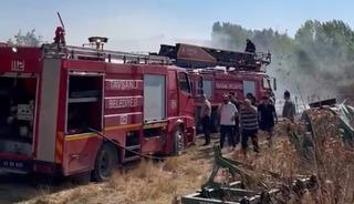 K&uuml;tahya'da yangında 400 balya saman k&uuml;l oldu