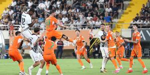 Kartal ağır yaralı! Beşiktaş, Alanyaspor deplasmanından 1-0'lık mağlubiyetle d&ouml;nd&uuml;