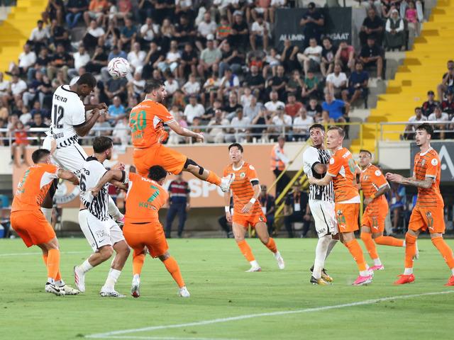 Kartal ağır yaralı! Beşiktaş, Alanyaspor deplasmanından 1-0'lık mağlubiyetle d&ouml;nd&uuml;