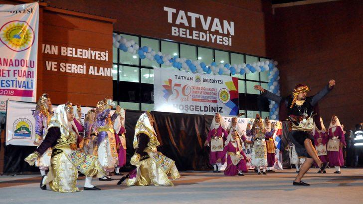 Türkiye'nin renkleri Tatvan'da buluştu