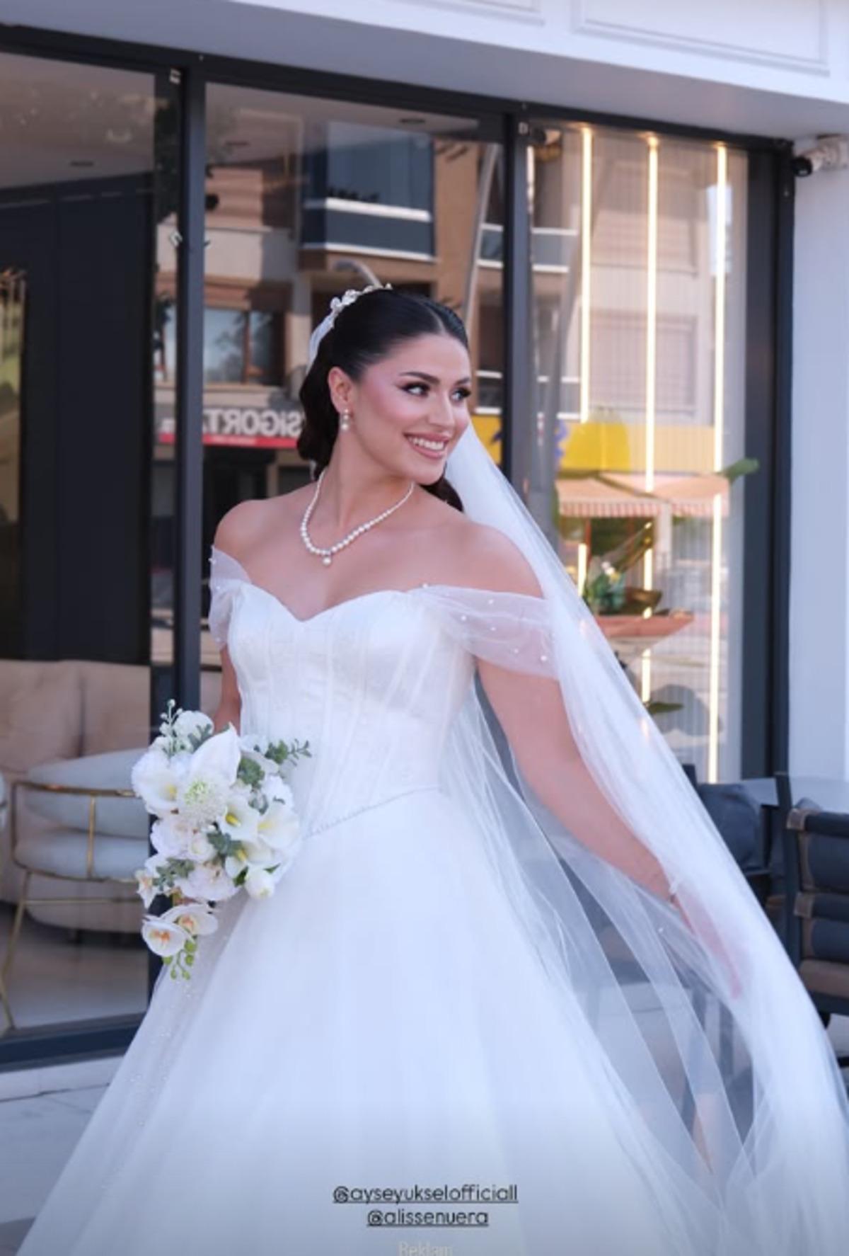 Survivor Ayşe Yüksel evlendi! Gelinliği tam not aldı 1
