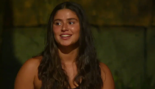 Survivor Ayşe bir d&uuml;ğ&uuml;n daha yaptı! Gelinliği tam not aldı  