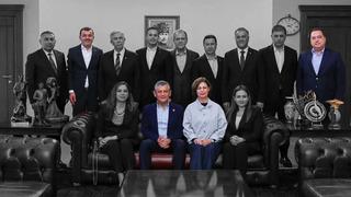 Mutlak butlan sonrası hepsi Özgür Özel'in yanına gitmişti! Sadece 3 büyükşehir belediye başkanı Yeni Parti'ye katıldı