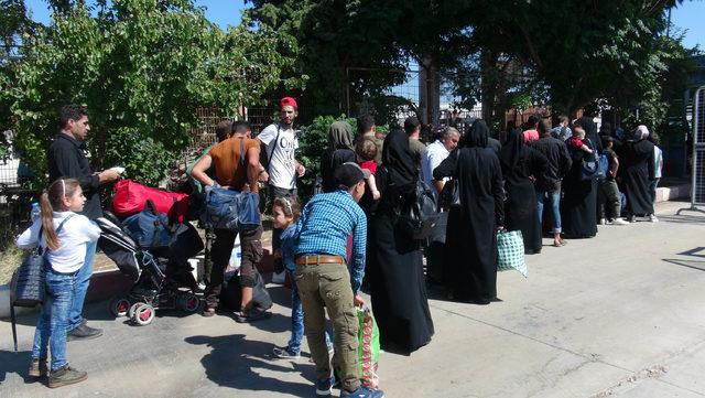 Bayram ziyaretine giden 16 bin Suriyeli döndü