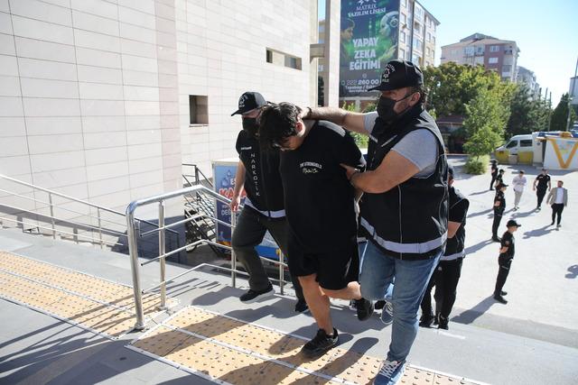 Eskişehir de düzenlenen iki uyuşturucu operasyonunda 9 şüpheli yakalandı 7