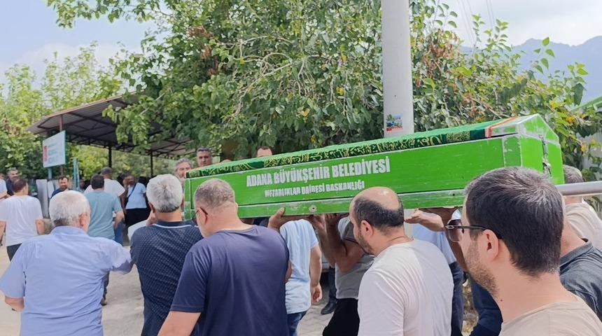 Denizde boğulan 16 yaşındaki &ccedil;ocuk, son yolcuğuna uğurlandı