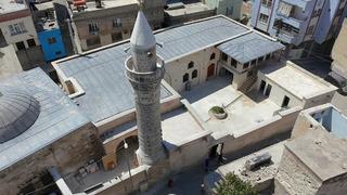 Son dakika: Depremde hasar g&ouml;ren iki tarih&icirc; cami Mevlid Kandili&rsquo;nde yeniden ibadete a&ccedil;ılıyor