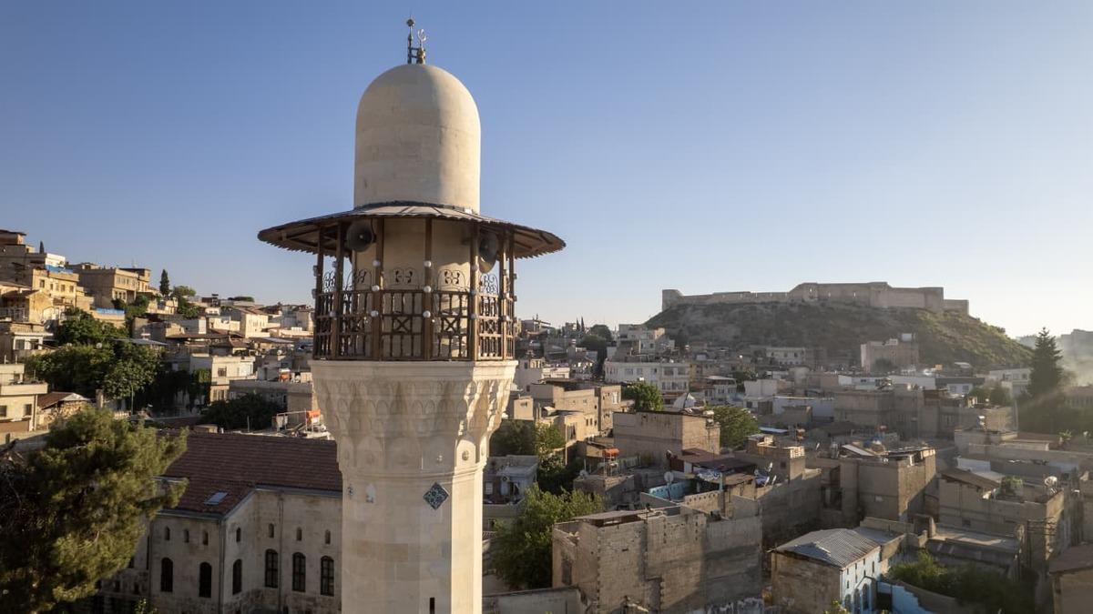 Depremde hasar gören iki tarihî cami Mevlid Kandili’nde yeniden ibadete açılıyor 6