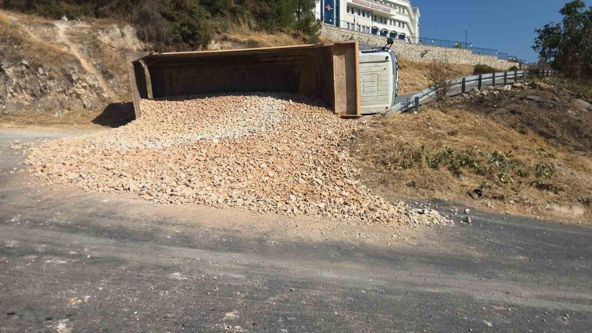 Şoförün manevrası faciayı engelledi - Mynet Yaşam