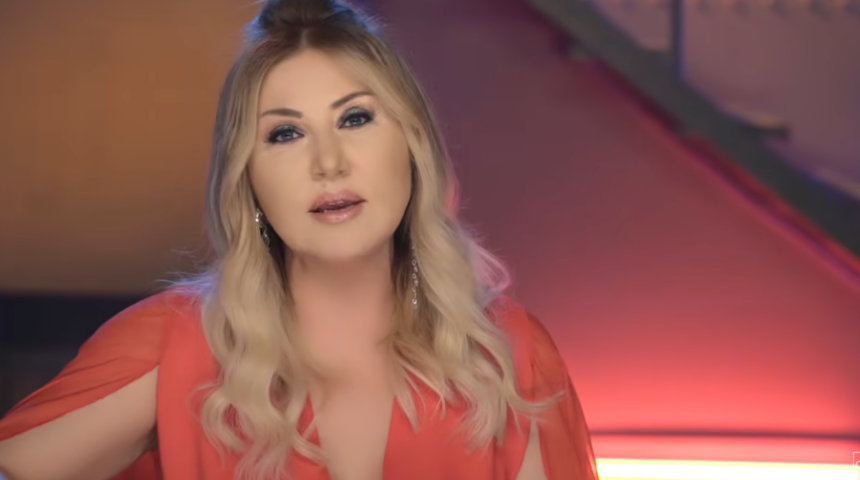 Şarkıcı Hamiyet apar topar hastaneye kaldırıldı! Ameliyata alındı
