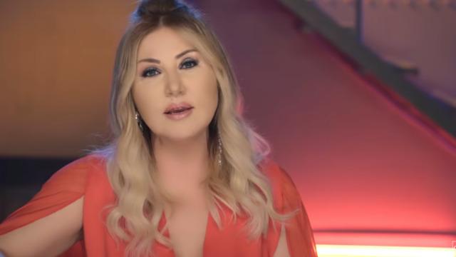 Şarkıcı Hamiyet apar topar hastaneye kaldırıldı! Ameliyata alındı