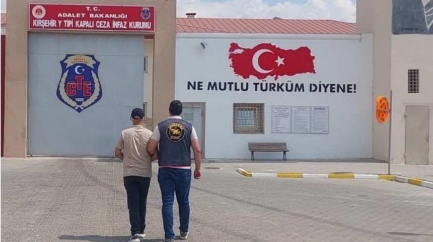 10 yıl hapis cezasıyla aranan h&uuml;k&uuml;ml&uuml; yakalandı