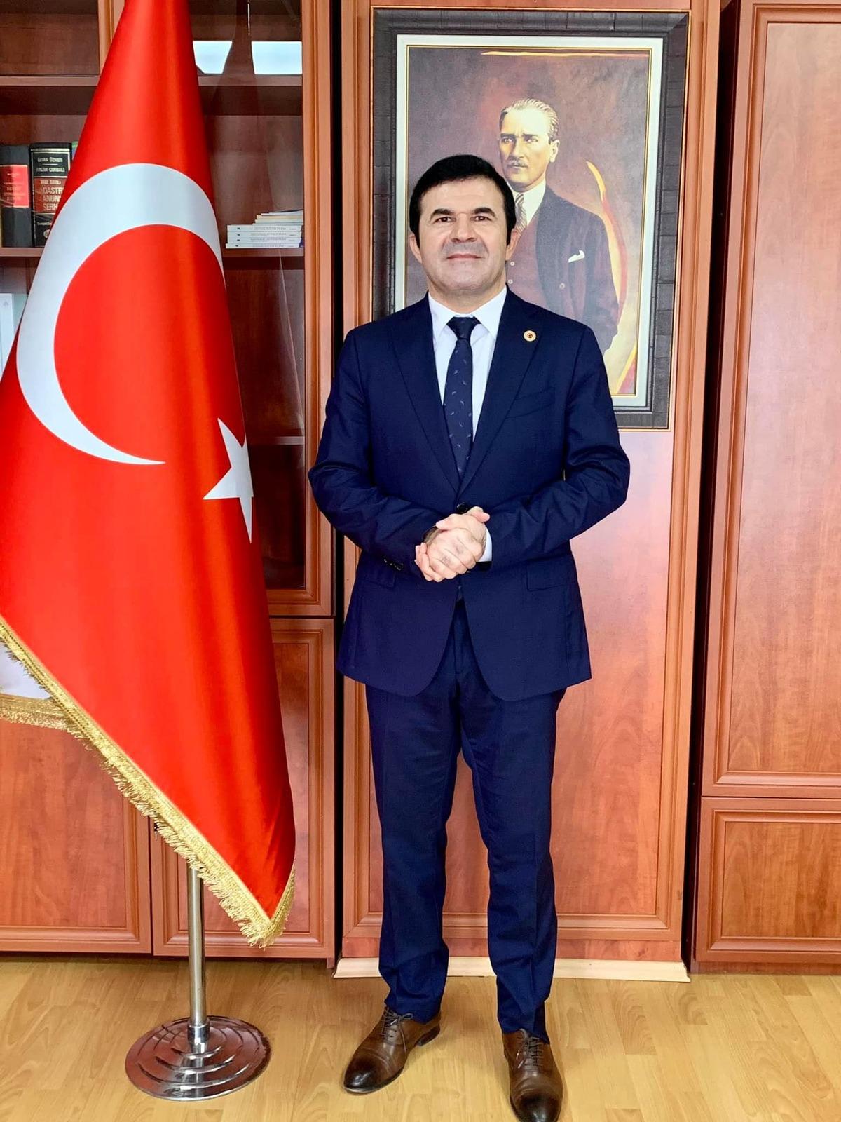 Acilde kimseye kim olduğunu s&ouml;ylemedi! 2 saat bekledi, g&ouml;rd&uuml;klerini tek tek not etti 1