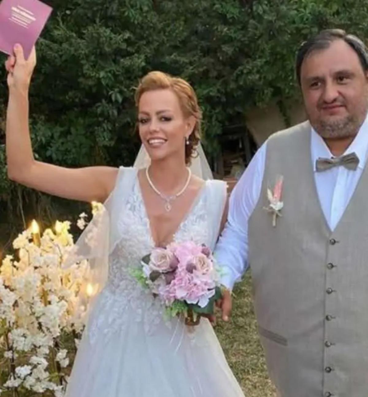 Demet Özdemir in ablası Derya Özdemir boşandı! 5 yıllık evlilik sessiz sedasız bitti 1