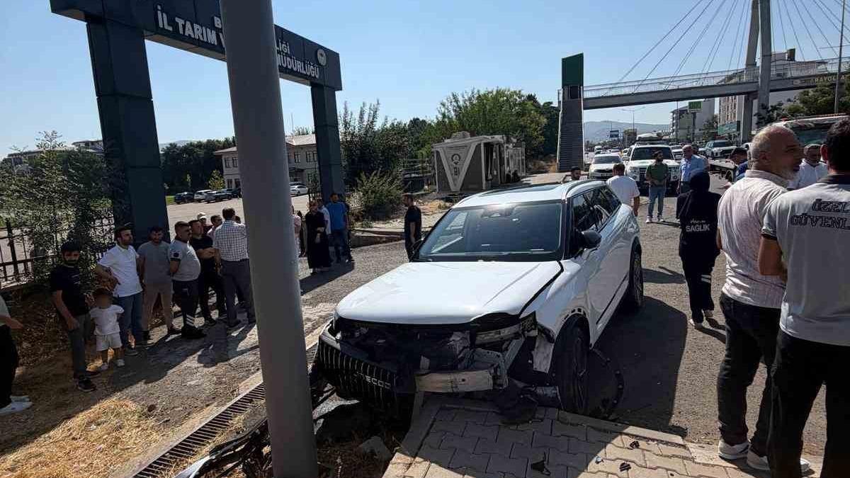 Bingöl’de trafik kazası: 4 yaralı - Güncel Haberler