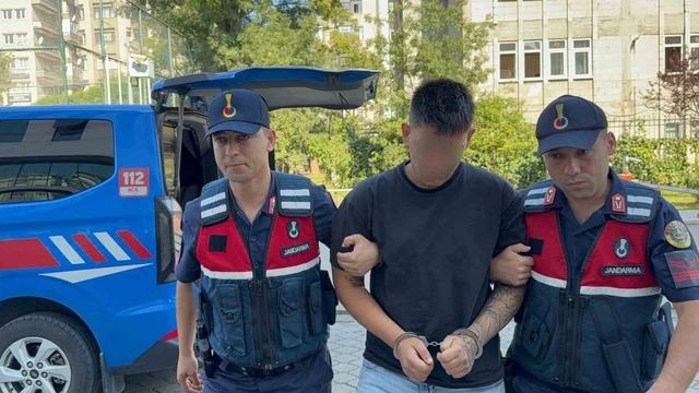 14 bin liralık bor&ccedil; nedeniyle ka&ccedil;ırdıkları genci darbedip hastane yakınına terk eden 2 kişi tutuklandı 2