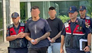 14 bin liralık bor&ccedil; nedeniyle ka&ccedil;ırdıkları genci darbedip hastane yakınına terk eden 2 kişi tutuklandı