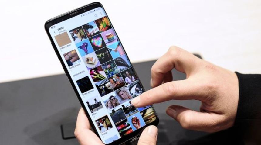 O model telefonu olanlar dikkat! Rehberdekilere rastgele fotoğraf gönderiyor!